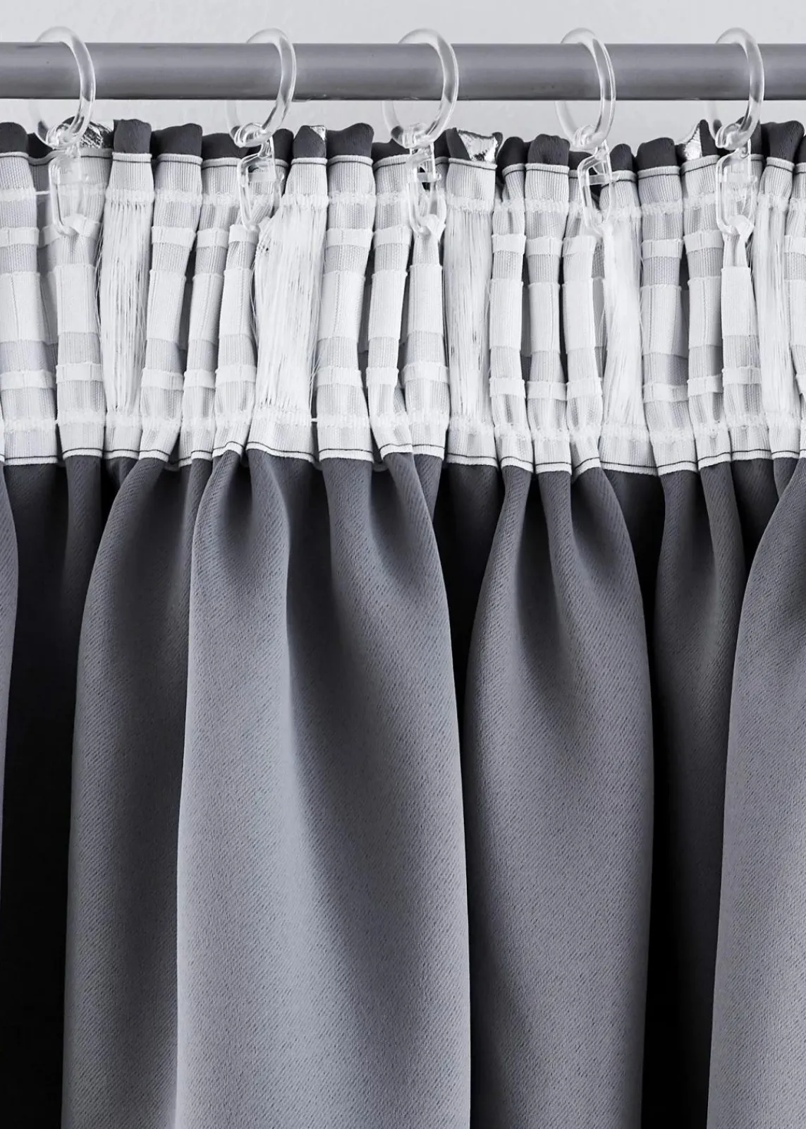 bonprix Vorhänge|Abdunkelnder Vorhang mit Glanz Druck (1er Pack) dunkelgrau/silber