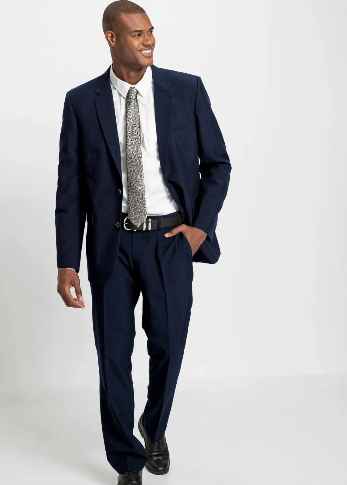 bonprix Anzüge & Sakkos|Große Größen|Anzug mit Hemd und Krawatte (4-tlg.Set), Regular Fit dunkelblau/weiß/puderblau