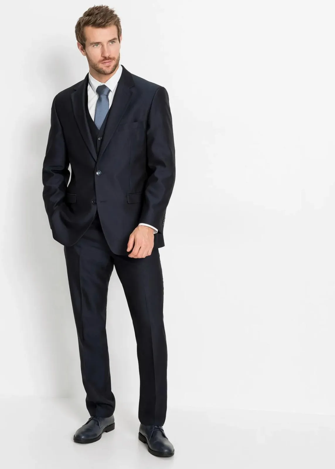 Anzug mit Weste und Krawatte (4-tlg. Set), Regular Fit|bonprix Clearance