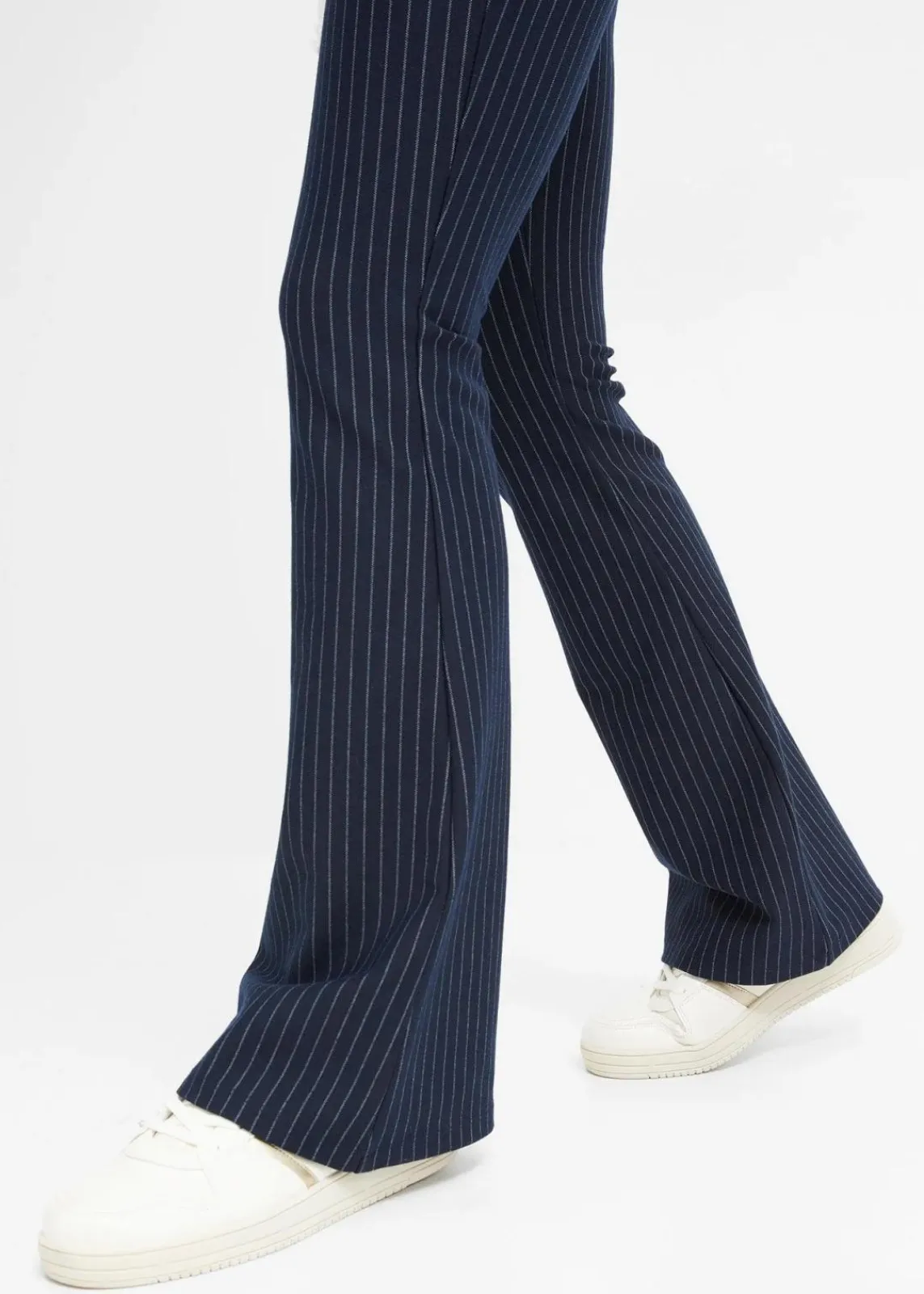 Ausgestellte Schlupfhose mit Nadelstreifen|bonprix Discount