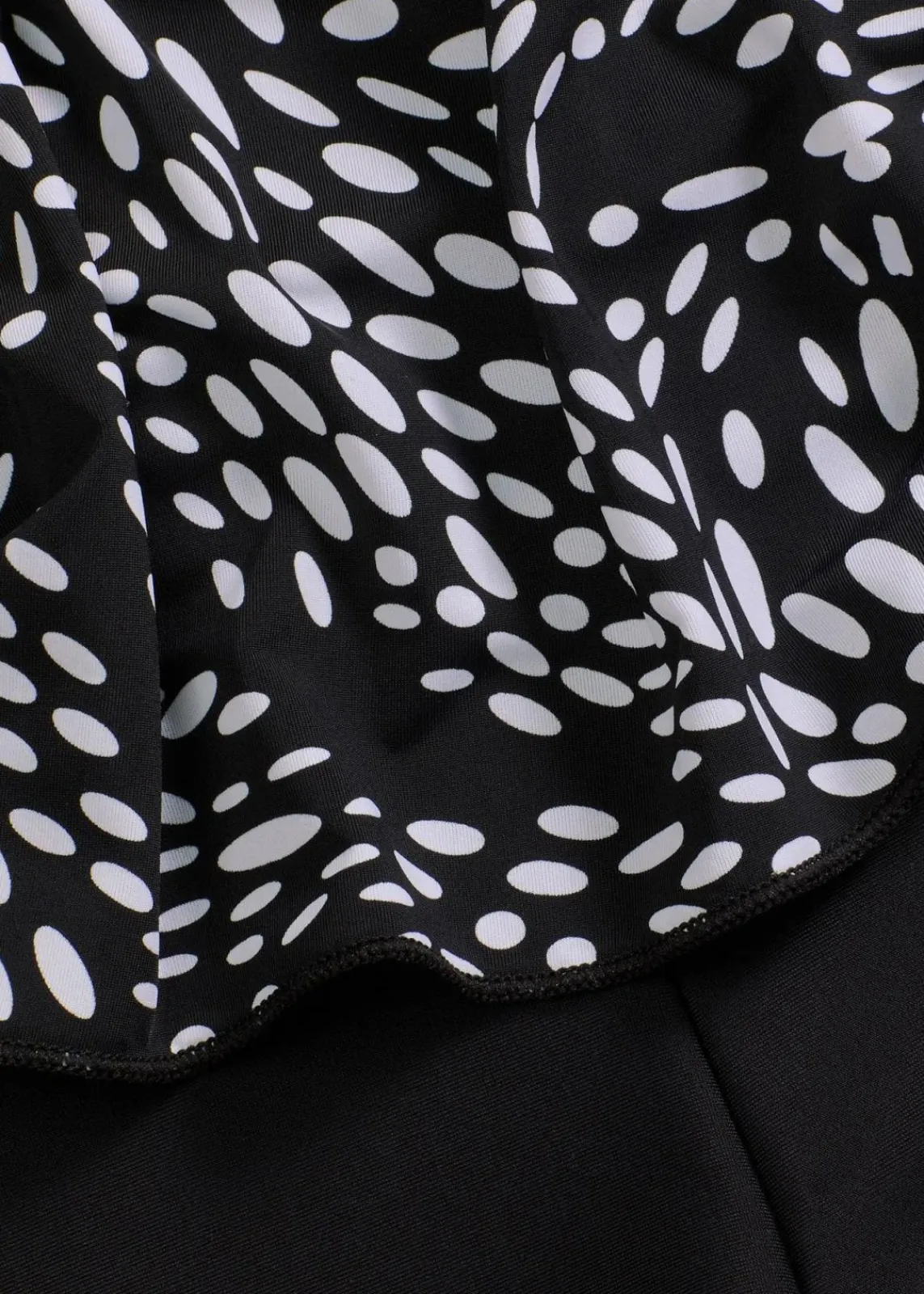 bonprix Badeanzüge|Badeanzug mit Bein schwarz/weiß gepunktet