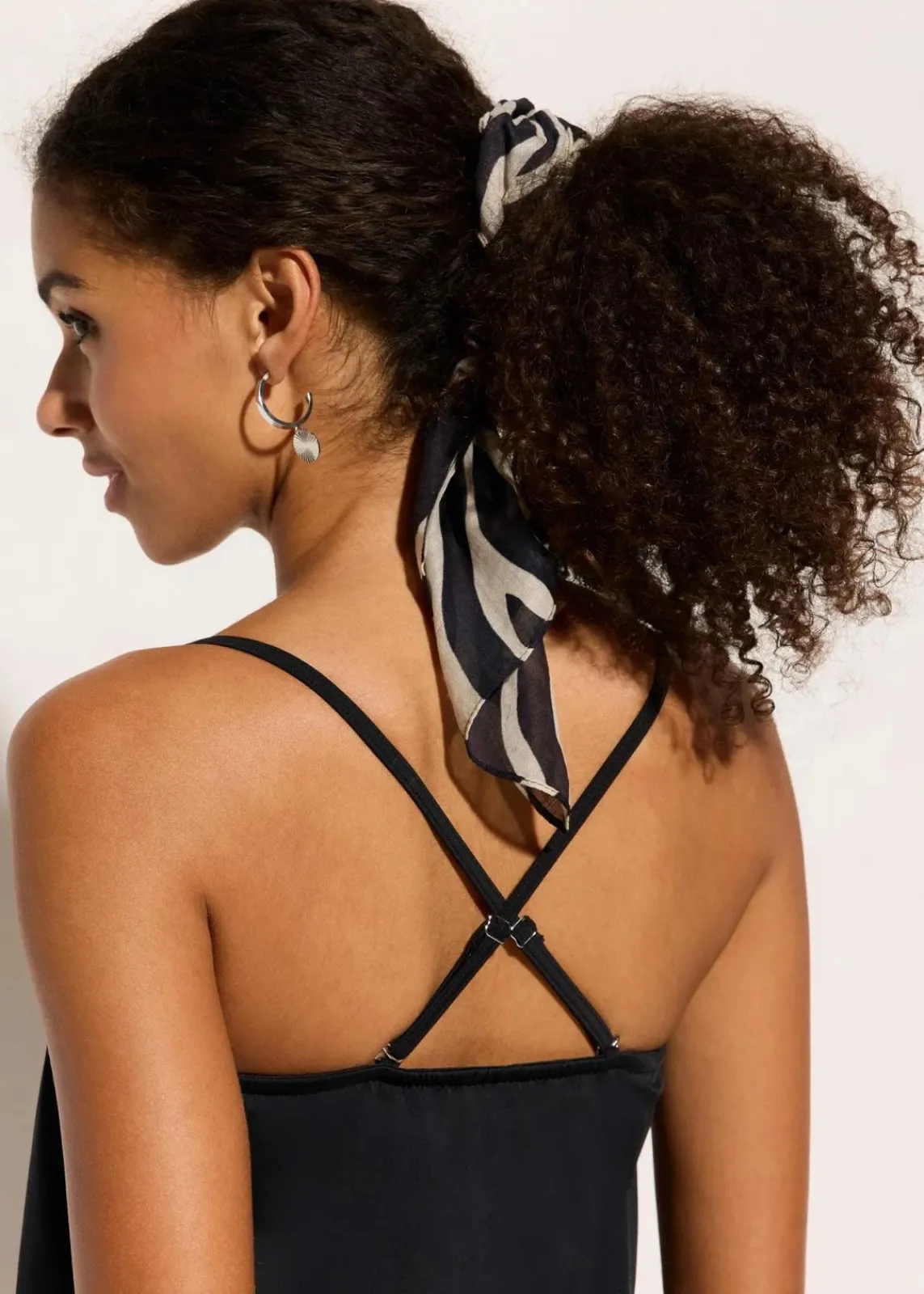 Bandeau-Badeanzug mit abnehmbaren Trägern|bonprix Online