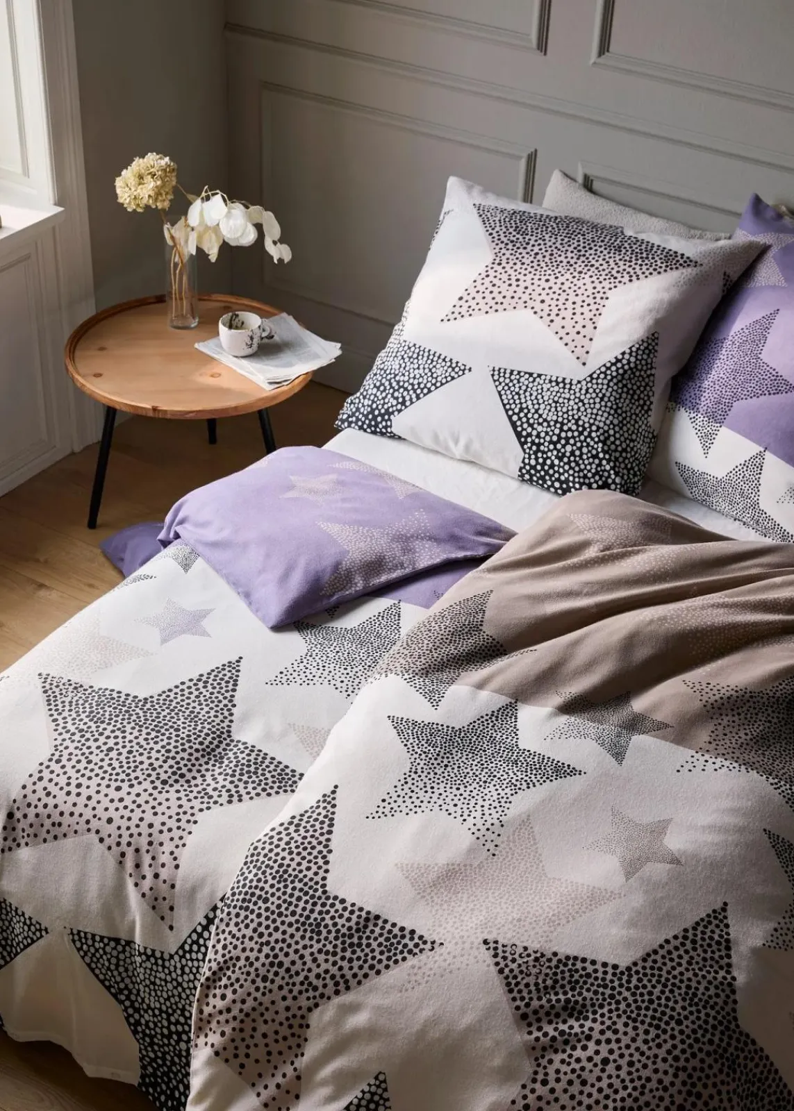 bonprix Weihnachtsdeko & -Textilien·Bettwäsche|Bettwäsche|Bettwäsche mit Sternen taupe/weiß