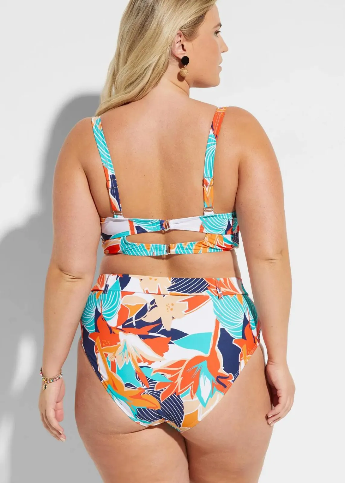 bonprix Nachhaltigere Materialien|Bademode·Bikinis|Bügel Bikini mit Highwaist-Bikinihose (2-tlg.Set) weiss/blau floral