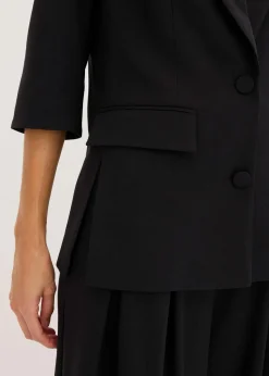 Blazer mit modisch betonten Schultern|bonprix Hot