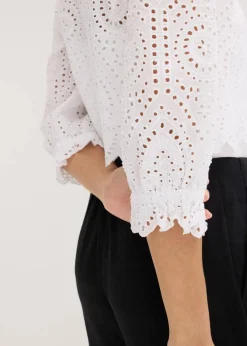 Bluse mit Lochstickerei und Puffärmeln|bonprix Hot