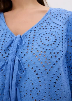 Bluse mit Lochstickerei und Puffärmeln|bonprix Discount