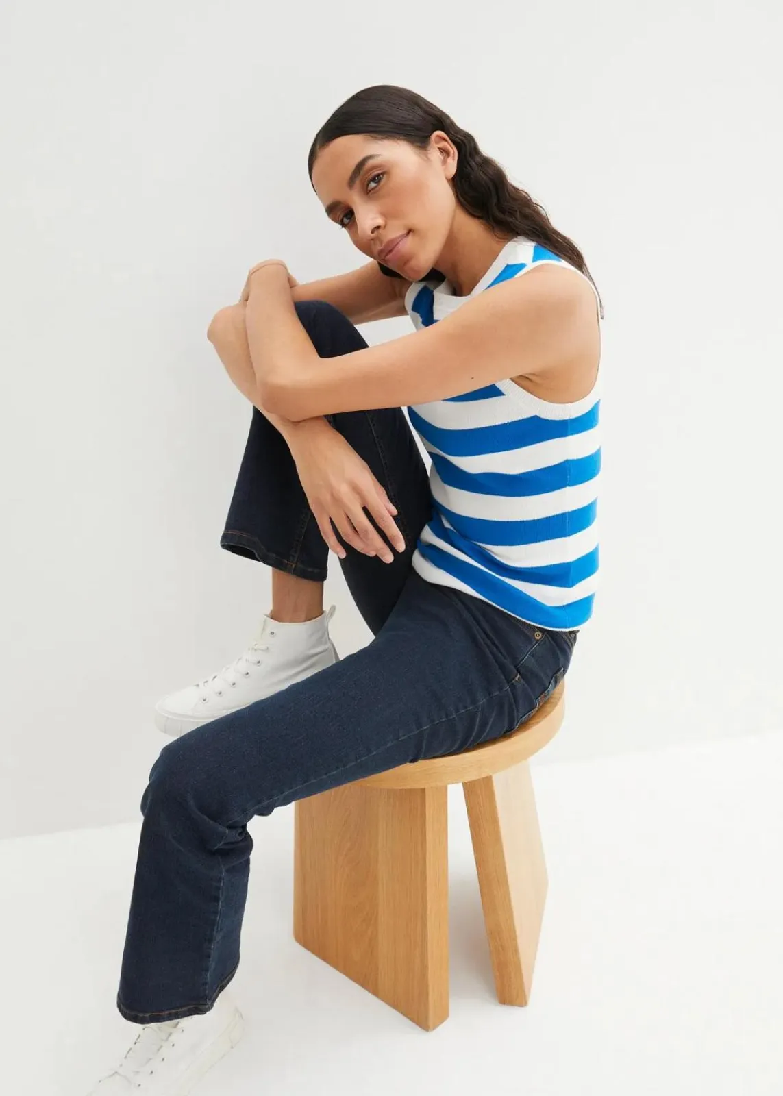 bonprix Jeans|Kurzgrößen|Bootcut Jeans High Waist, Stretch dunkelblau