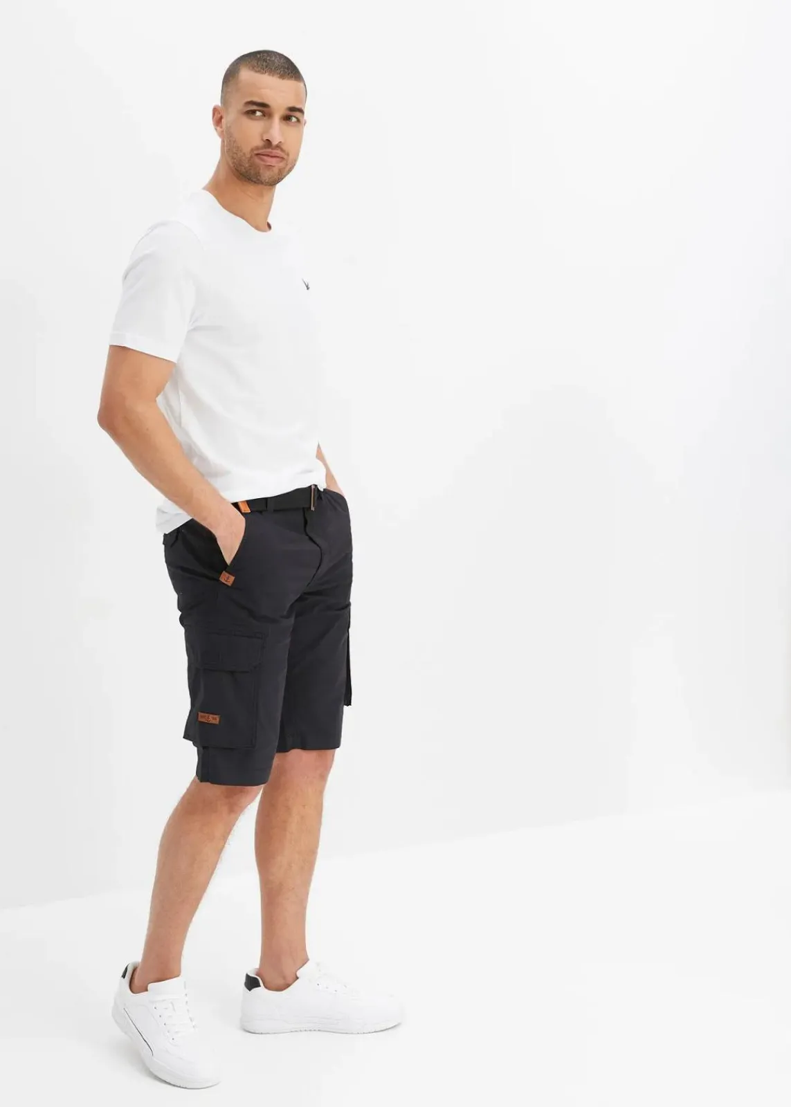 bonprix Hosen|Shorts|Cargo-Bermuda mit Komfortbund und Gürtel, Regular Fit schwarz