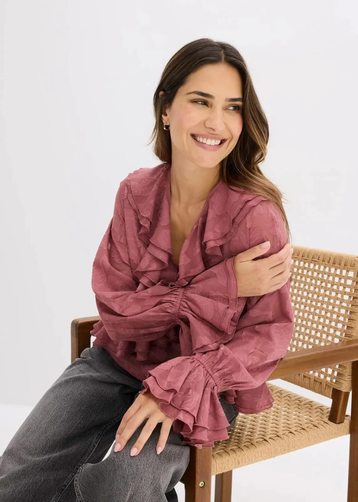 bonprix Blusen & Tuniken|Bekleidung·Jacken & Mäntel|Chiffonbluse mit leichter Transparenz softbeere