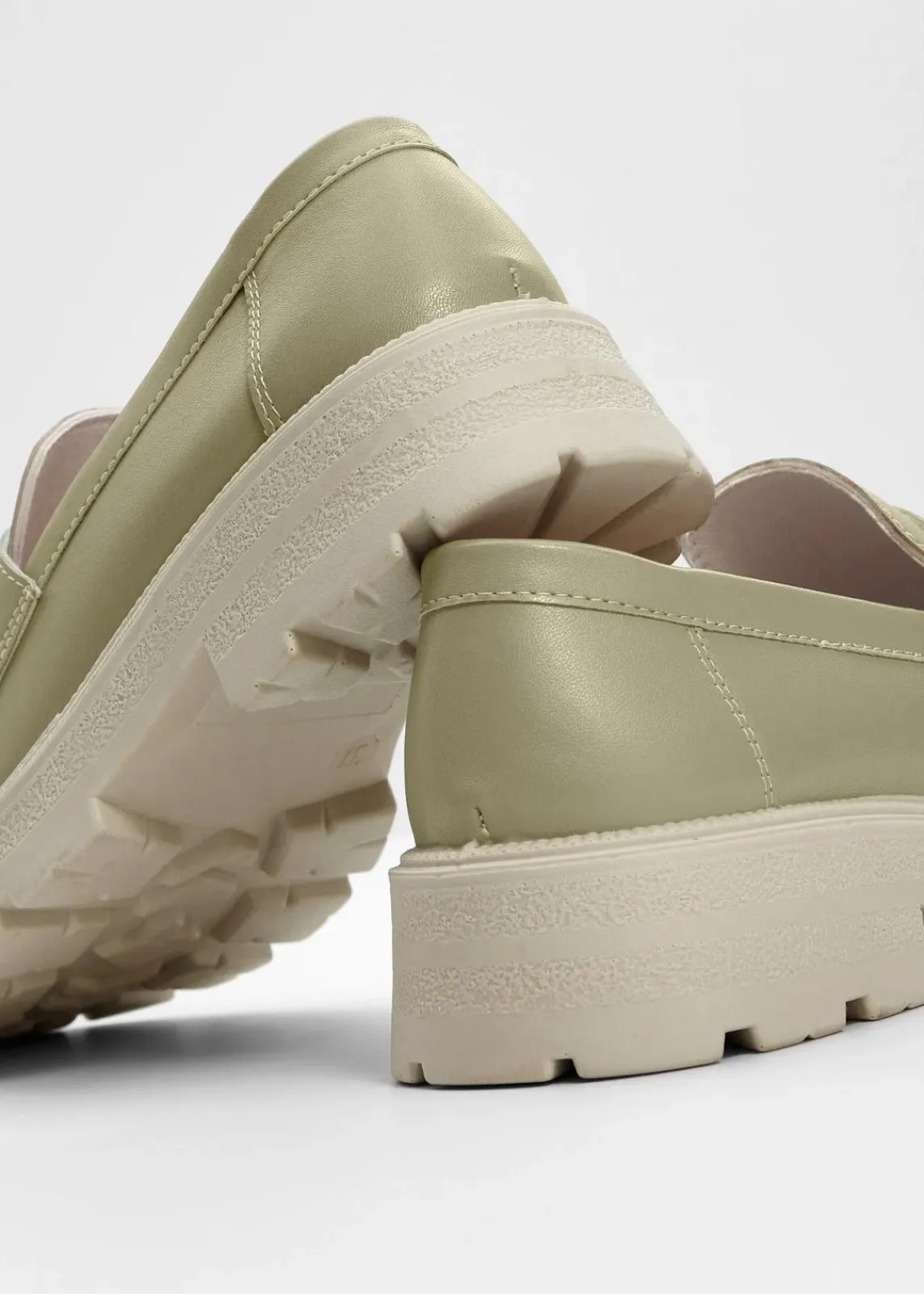 bonprix Sommerschuhe|Loafer|Chunky Loafer mit leichter Sohle rauchkhaki