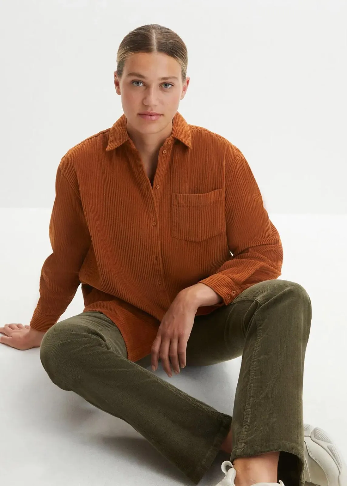 bonprix Blusen & Tuniken|Bekleidung·Jacken & Mäntel|Cordhemd aus reiner Baumwolle bronze