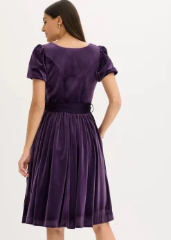 bonprix Bekleidung·Pullover & Strickjacken|Kleider|Dirndl und Schürze (2-tlg.Set) dunkellila