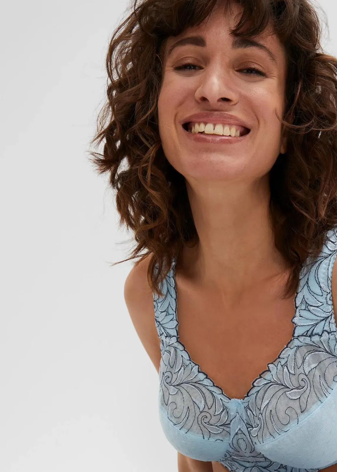 Entlastungs-BH ohne Bügel mit gepolsterten Trägern|bonprix Clearance