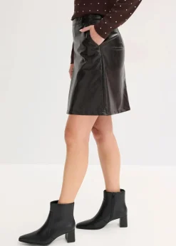 bonprix Bekleidung·Sportbekleidung|Röcke|Faltenrock aus Lacklederimitat dunkelbraun