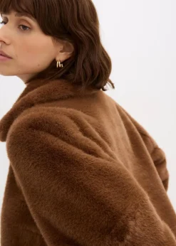 bonprix Bekleidung·Hosen|Nachhaltigere Materialien|Fellimitat-Jacke pimentbraun