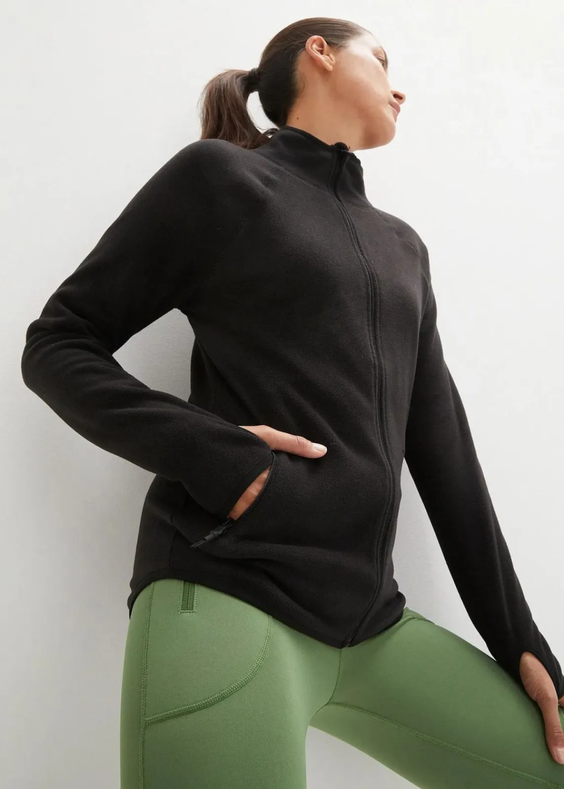 bonprix Bekleidung·Blusen & Tuniken|Bekleidung·Hosen|Fleecejacke mit Reißverschluss-Taschen schwarz