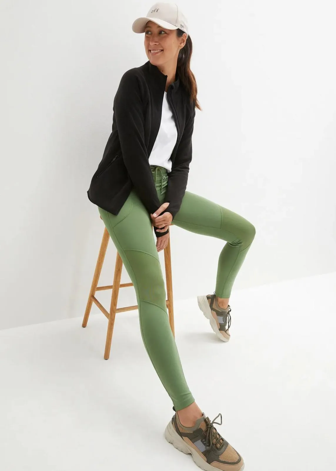 bonprix Bekleidung·Blusen & Tuniken|Bekleidung·Hosen|Fleecejacke mit Reißverschluss-Taschen schwarz