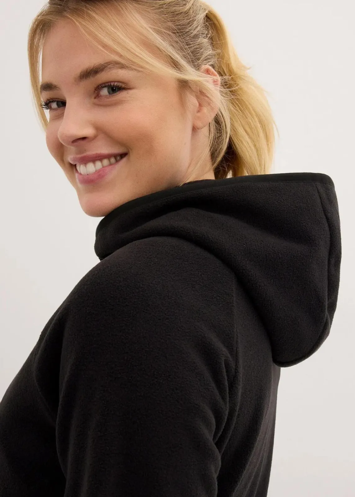 bonprix Bekleidung·Blusen & Tuniken|Bekleidung·Hosen|Fleecejacke mit Taschen schwarz