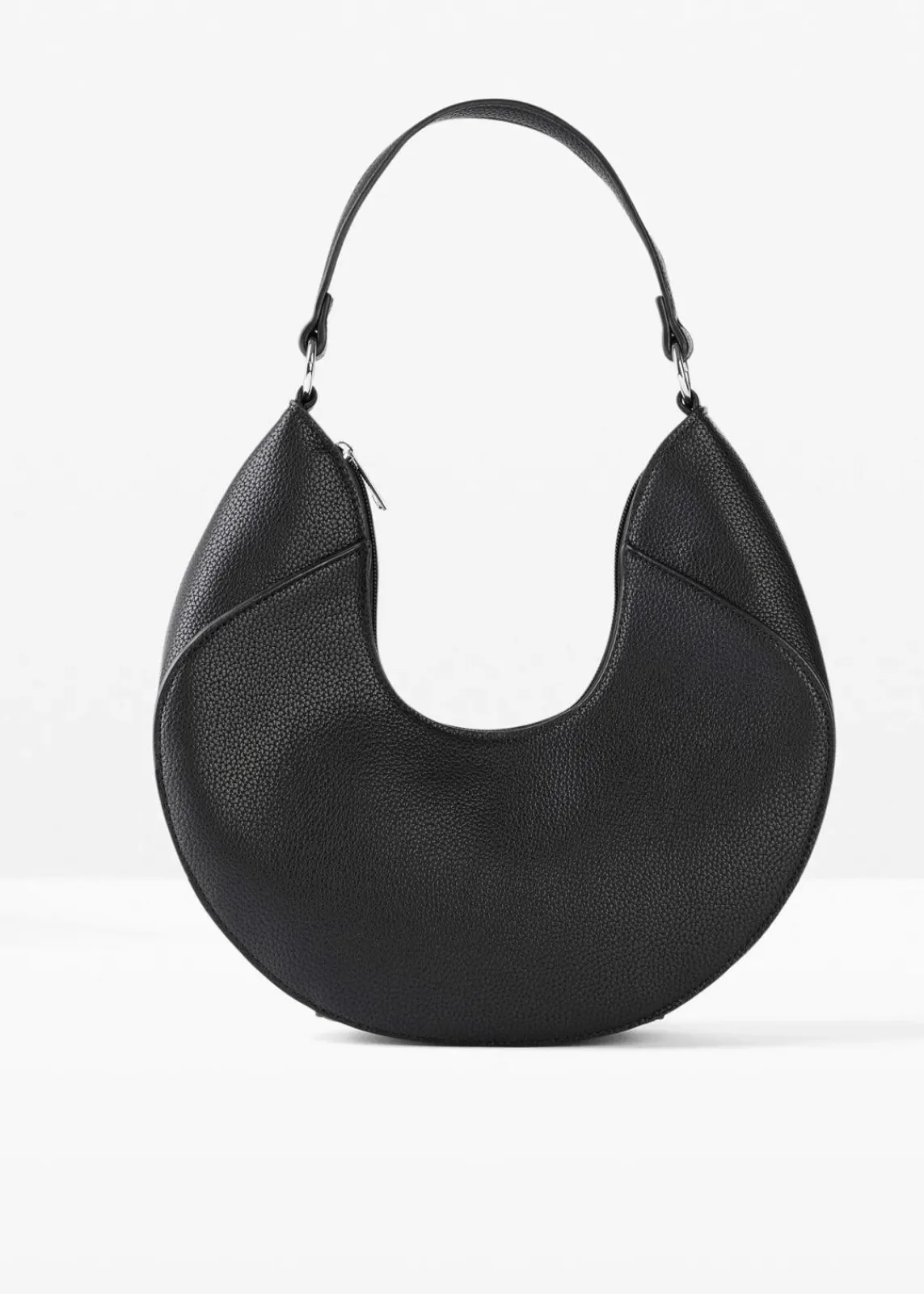 Handtasche in rundlicher Form|bonprix Outlet