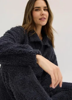 Hausanzug aus weichem Material|bonprix Hot