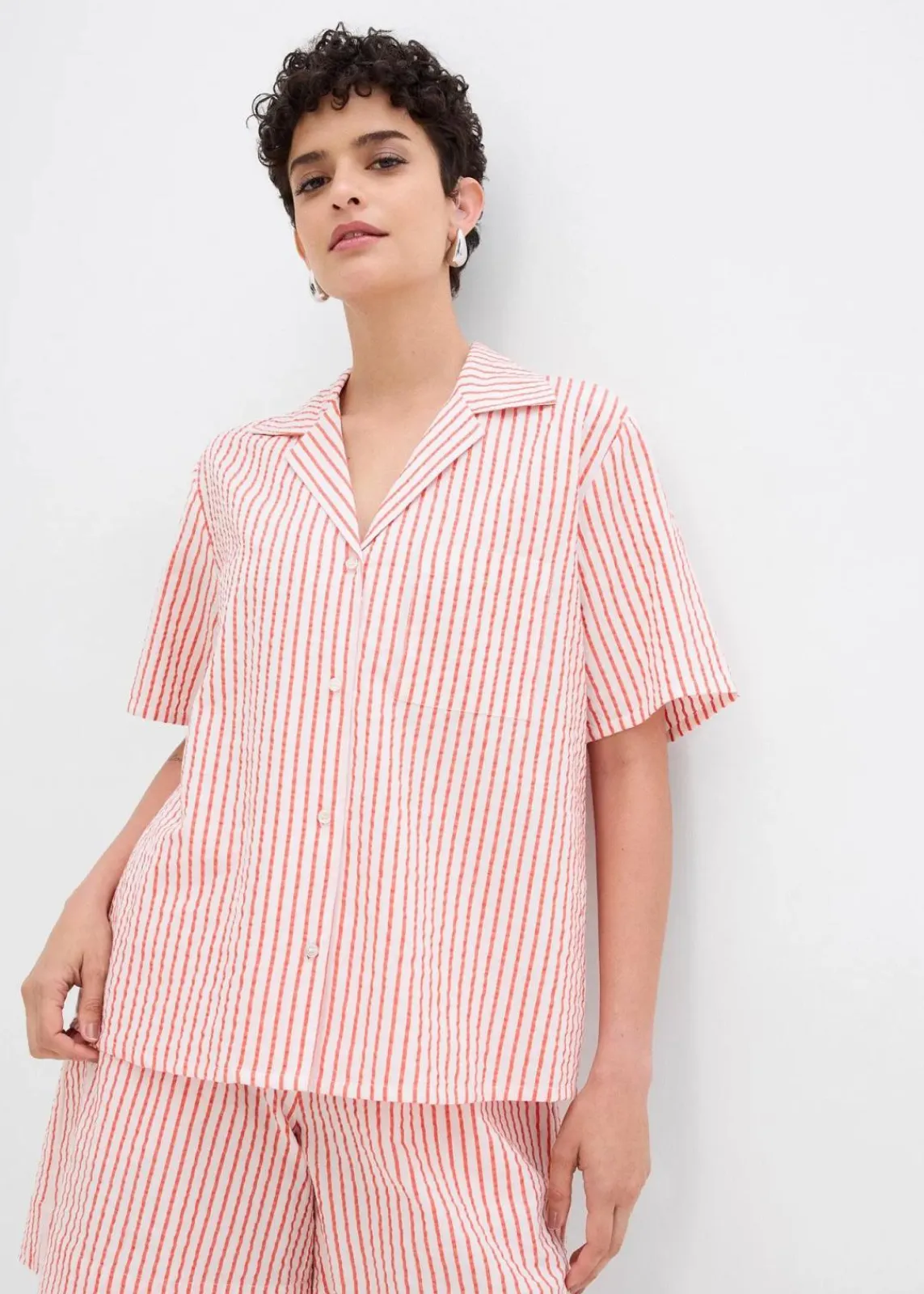 bonprix Bekleidung·Jacken & Mäntel|Zweiteiler & Sets|Hemdbluse aus reiner Baumwolle wollweiß/mohnrot gestreift