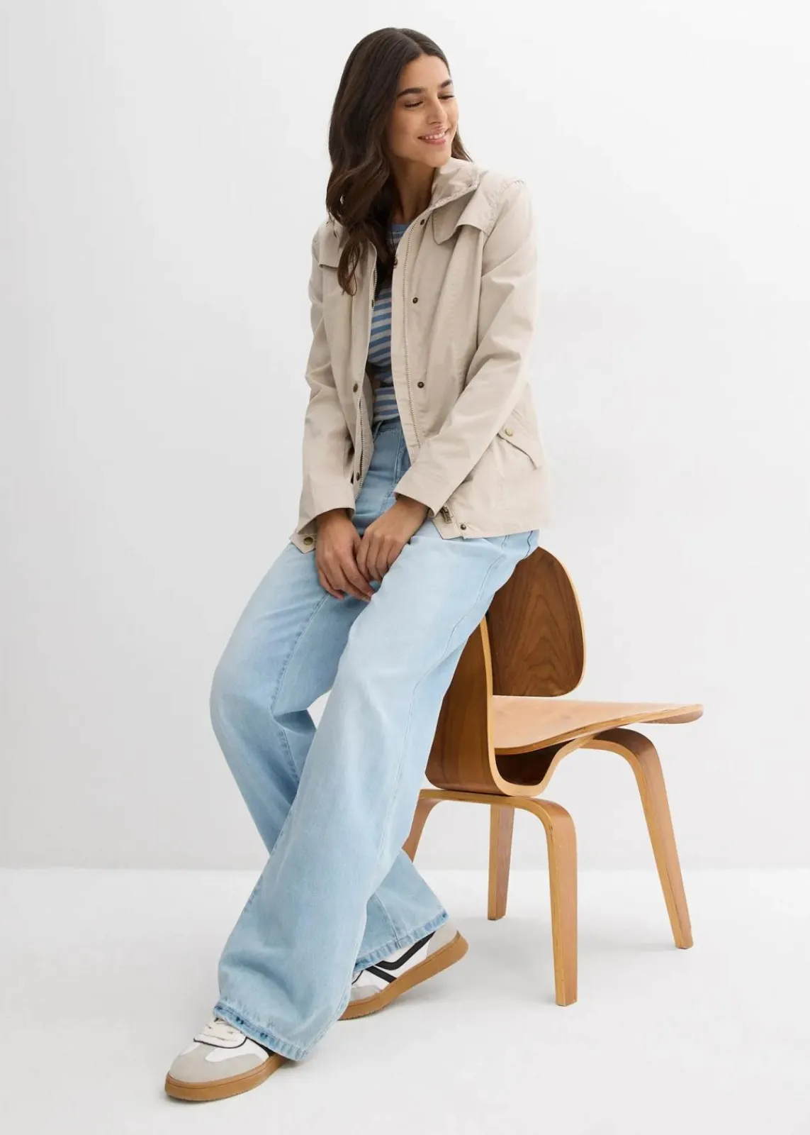 bonprix Jacken & Mäntel|Bekleidung·Hosen|Jacke mit Stehkragen steingrau