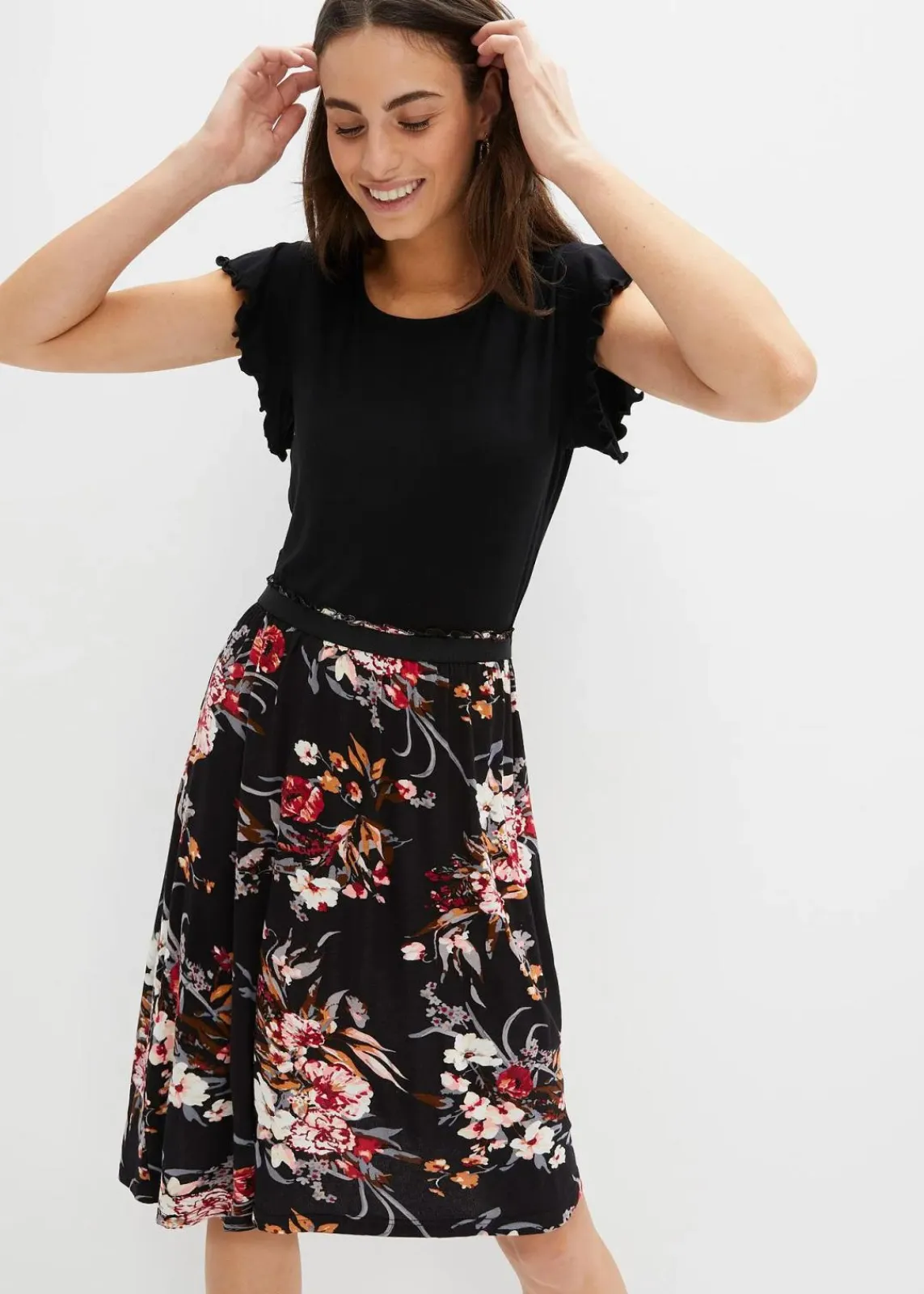 bonprix Nachhaltigere Materialien|Kleider|Jerseykleid aus Viskose-Mix schwarz floral