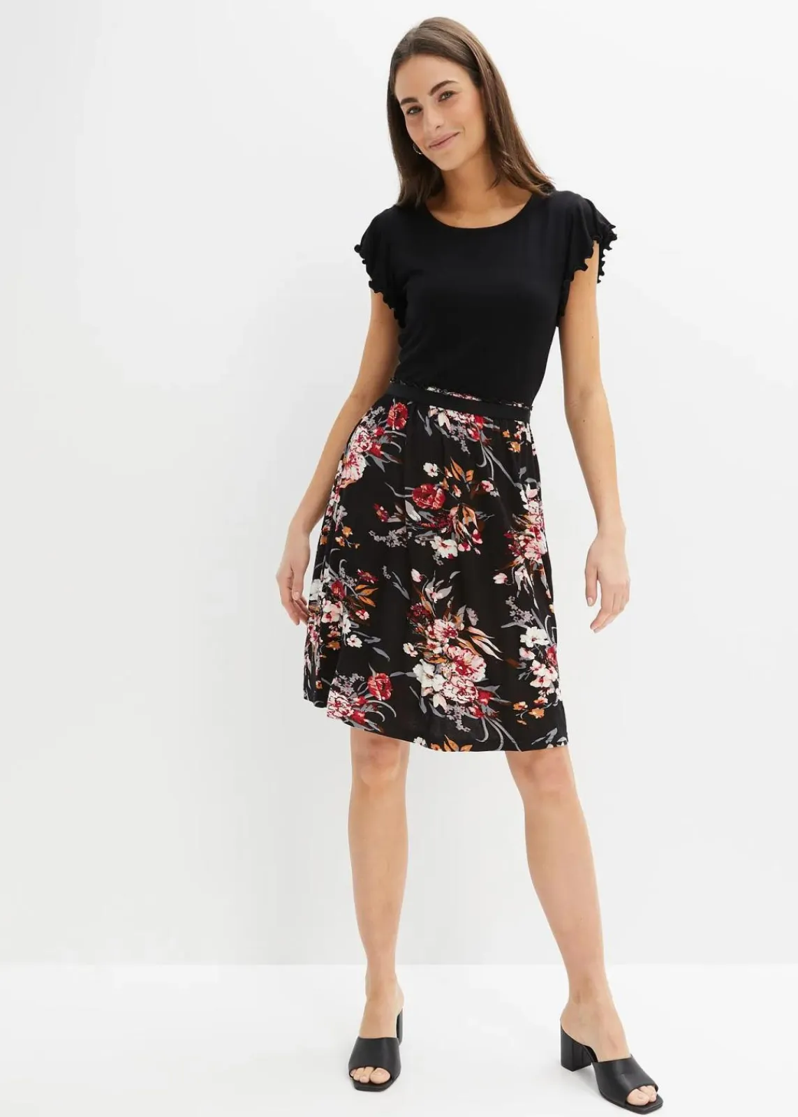 bonprix Nachhaltigere Materialien|Kleider|Jerseykleid aus Viskose-Mix schwarz floral