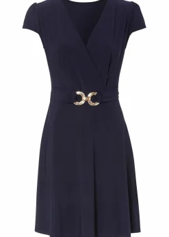 Jerseykleid mit dekorativer Schließe|bonprix