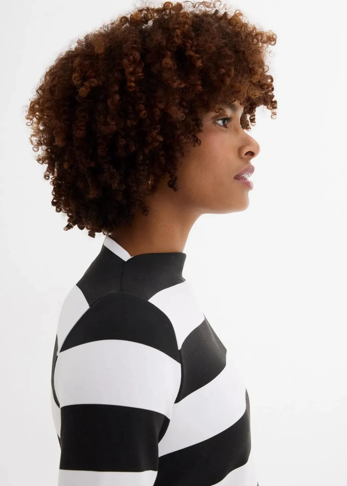 bonprix Nachhaltigere Materialien|Kleider|Jerseykleid mit Stehkragen schwarz/weiß gestreift