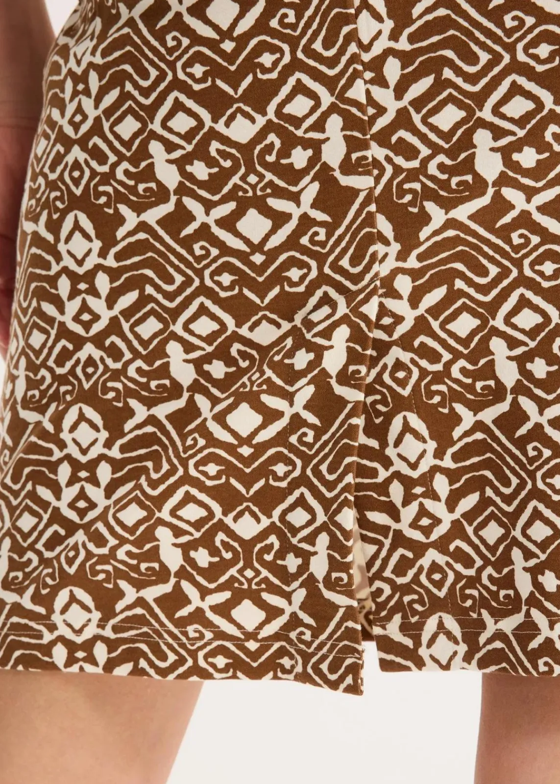 bonprix Bekleidung·Sportbekleidung|Röcke|Jersey-Rock gewürzbraun/naturbeige graphisch bedruckt