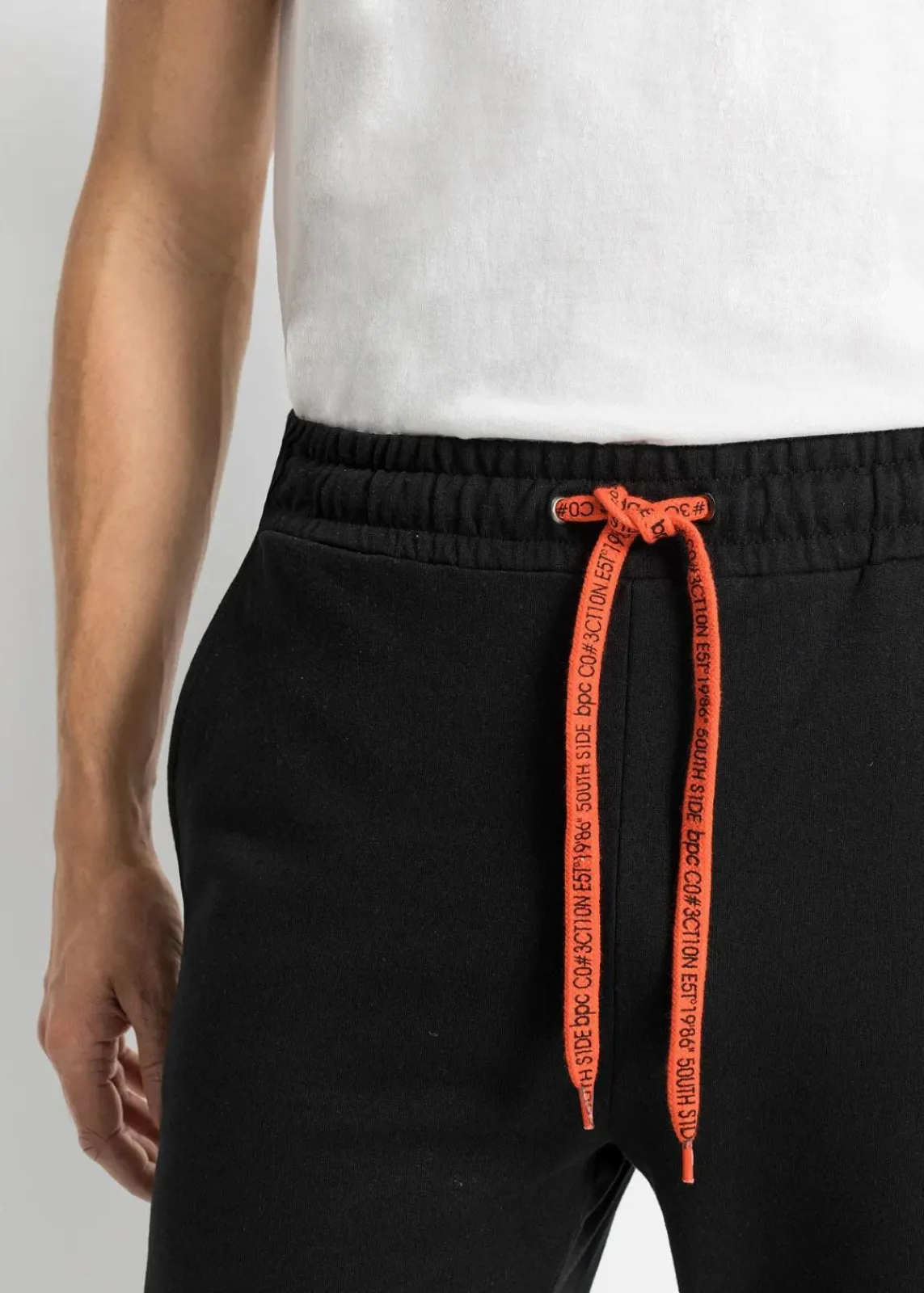 bonprix Große Größen|Sportbekleidung|Jogginghose mit recyceltem Polyester schwarz