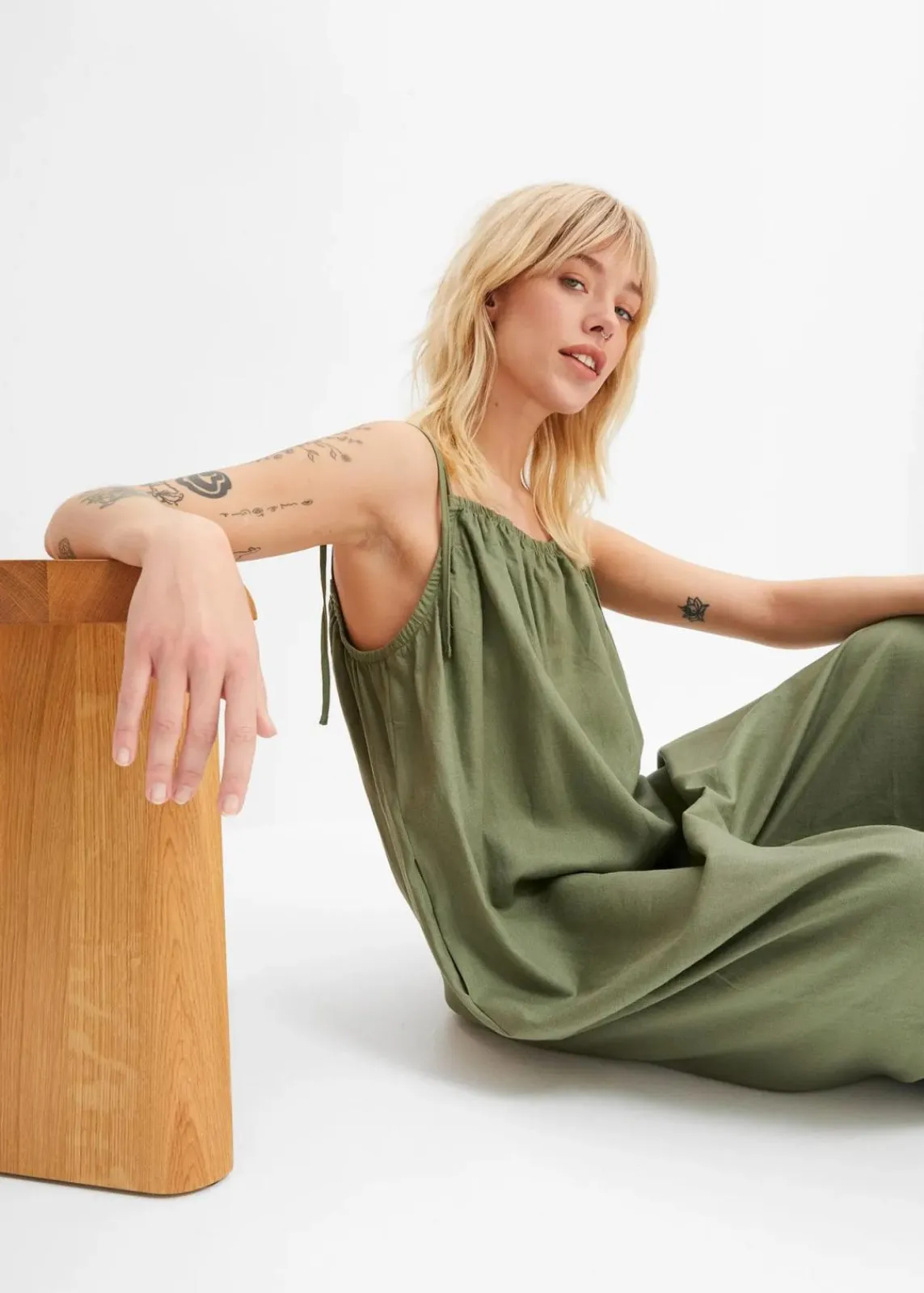 bonprix Nachhaltigere Materialien|Jumpsuits|Jumpsuit aus leichtem Leinen-Viskose-Mix oliv