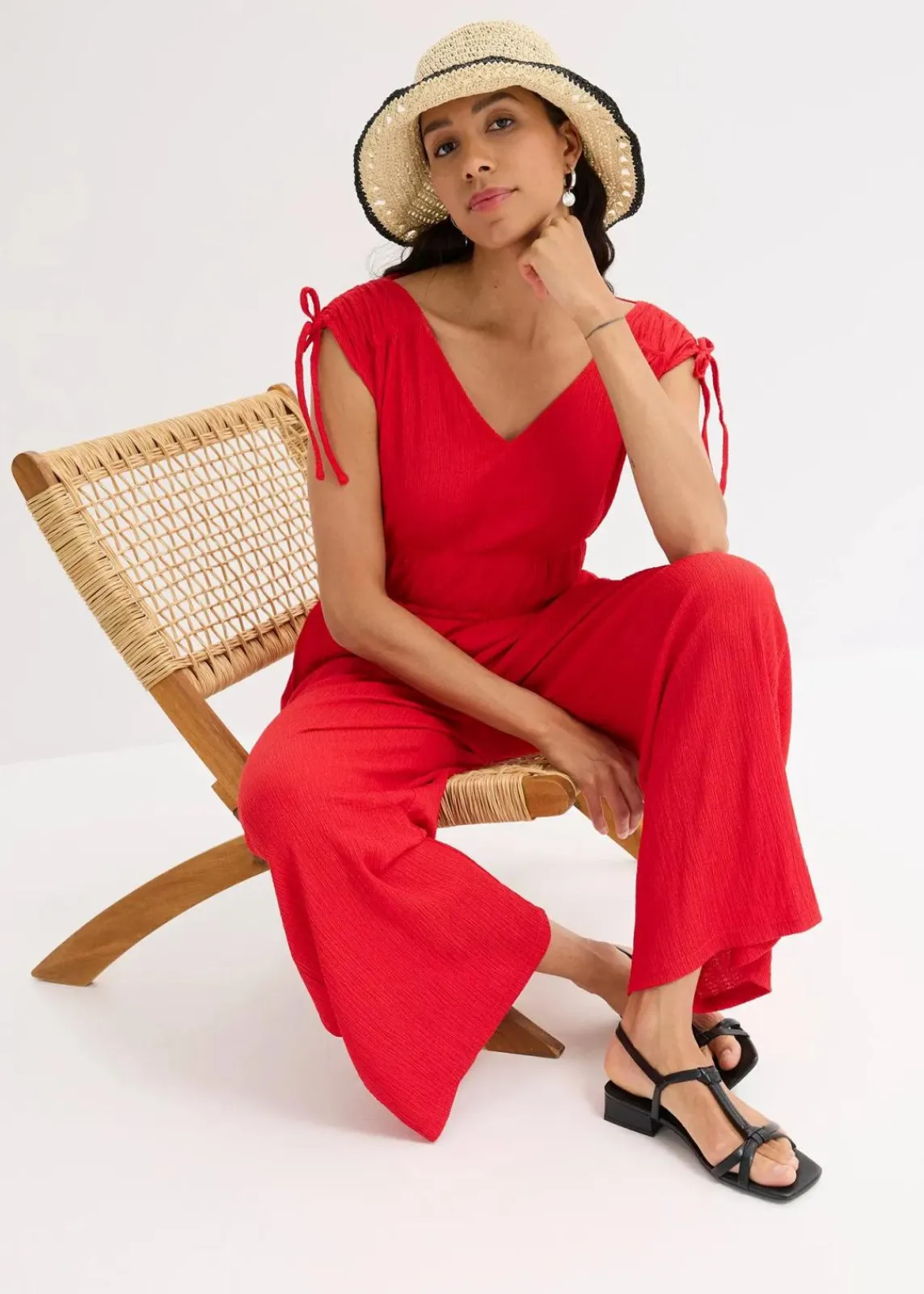 bonprix Nachhaltigere Materialien|Jumpsuits|Jumpsuit aus strukturiertem Crêpe tiefrot