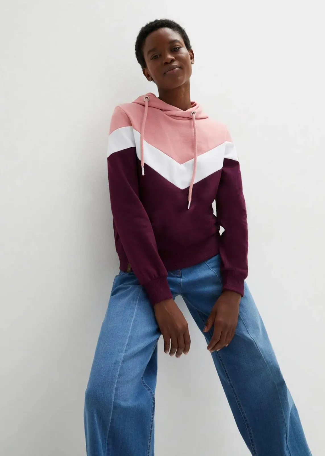 bonprix Bekleidung·Blusen & Tuniken|Nachhaltigere Materialien|Kapuzensweatshirt mit großem Kragen holunderbeere