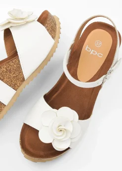 bonprix Sommerschuhe|Keilsandaletten mit Blüten weiß