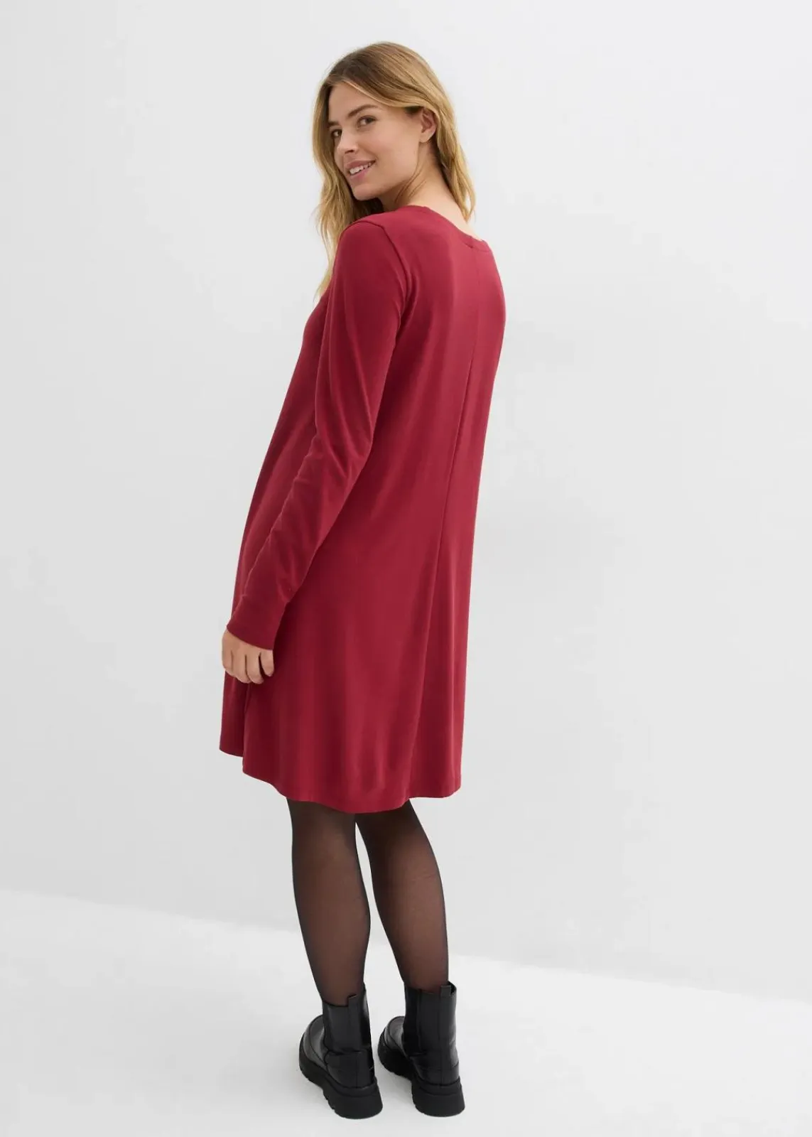 bonprix Bekleidung·Pullover & Strickjacken|Kleider|Kleid aus fließendem Viskose-Mix pflaumenrot