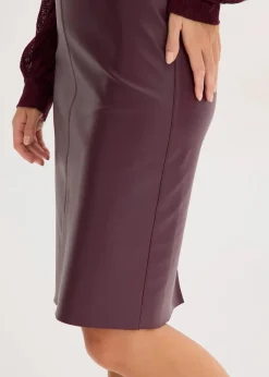 bonprix Bekleidung·Sportbekleidung|Röcke|Knielanger Lederimitat-Rock mit figurbetonter Passform weinrot