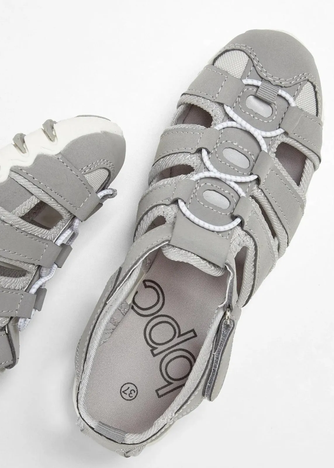 Komfort-Trekkingsandalen mit Profilsohle|bonprix Outlet