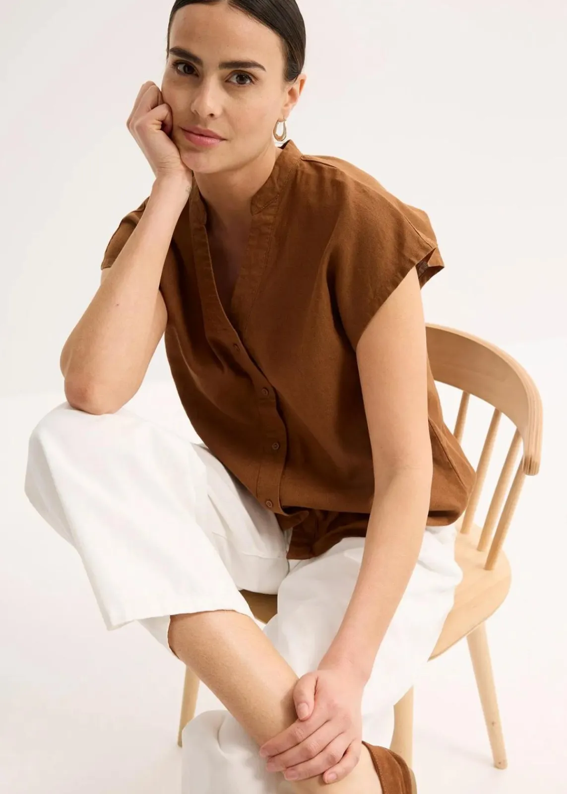 bonprix Blusen & Tuniken|Bekleidung·Jacken & Mäntel|Kurzarmbluse aus luftigem Leinen-Mix gewürzbraun