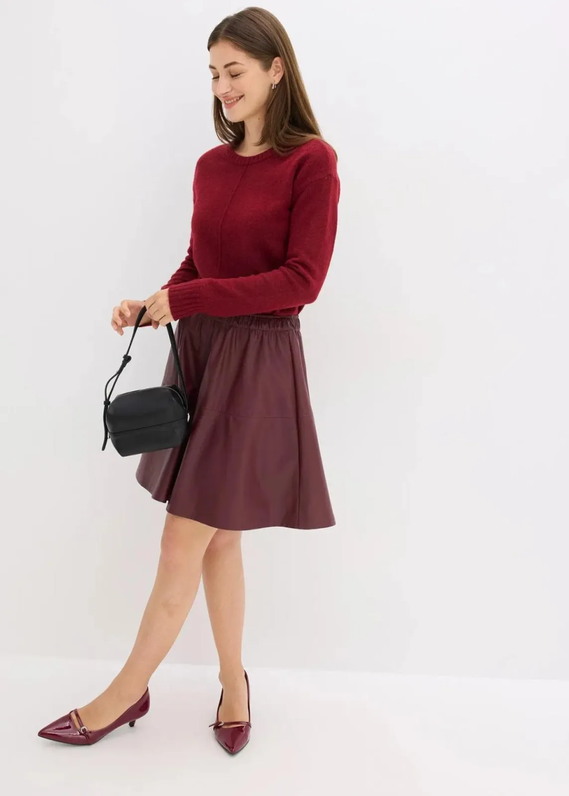 bonprix Bekleidung·Sportbekleidung|Röcke|Kurzer Lederimitat-Rock dunkelbeere