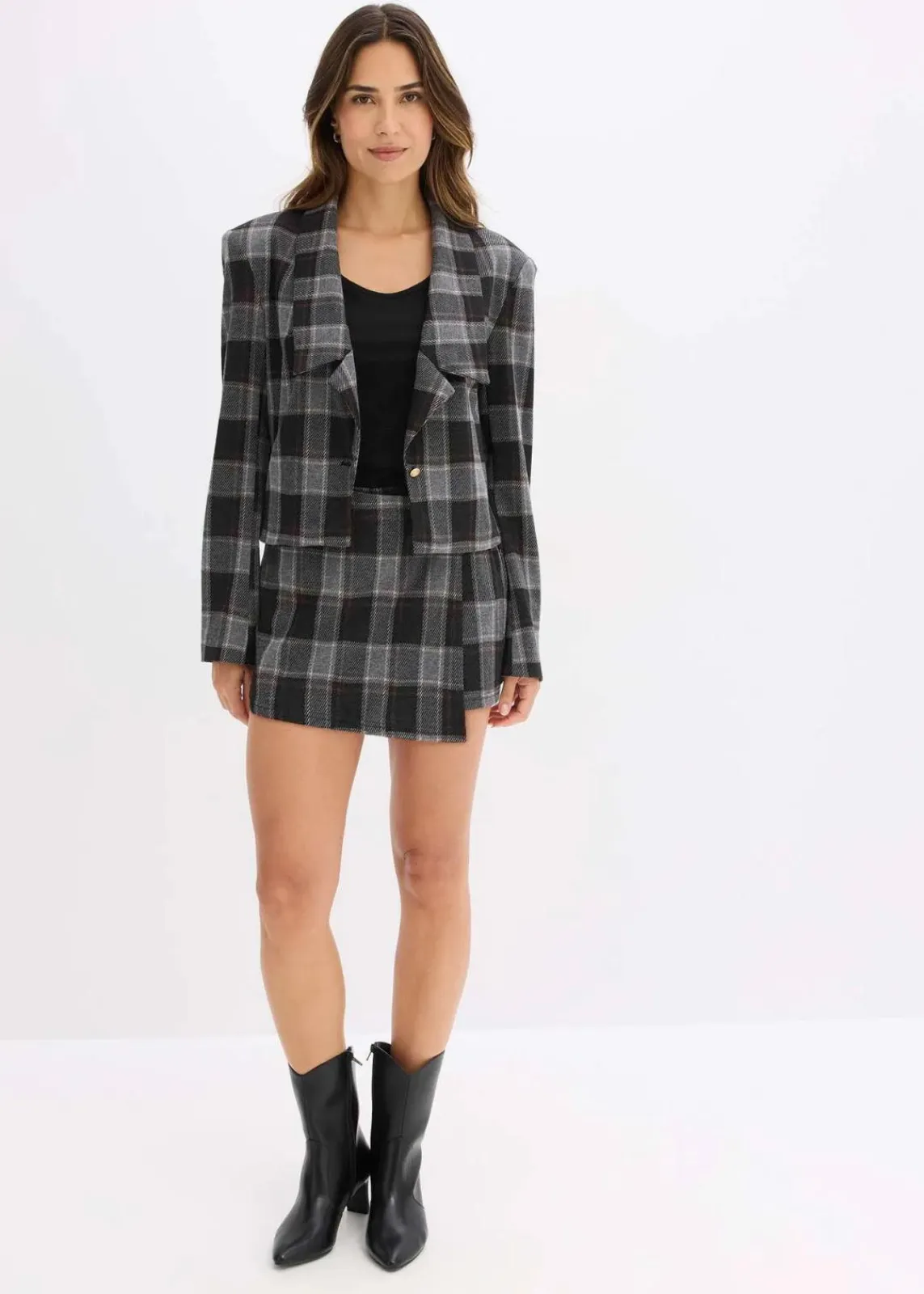 bonprix Hosen|Shorts|Kurzer Skort mit Schmuck-Knopf grau kariert