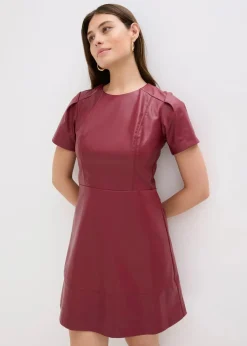 bonprix Kleider|Nachhaltigere Materialien|Kurzes Lederimitat-Kleid bordeaux
