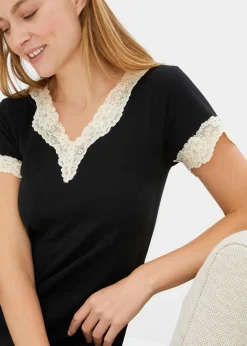 Kurzes Nachthemd mit zarter Spitze|bonprix New