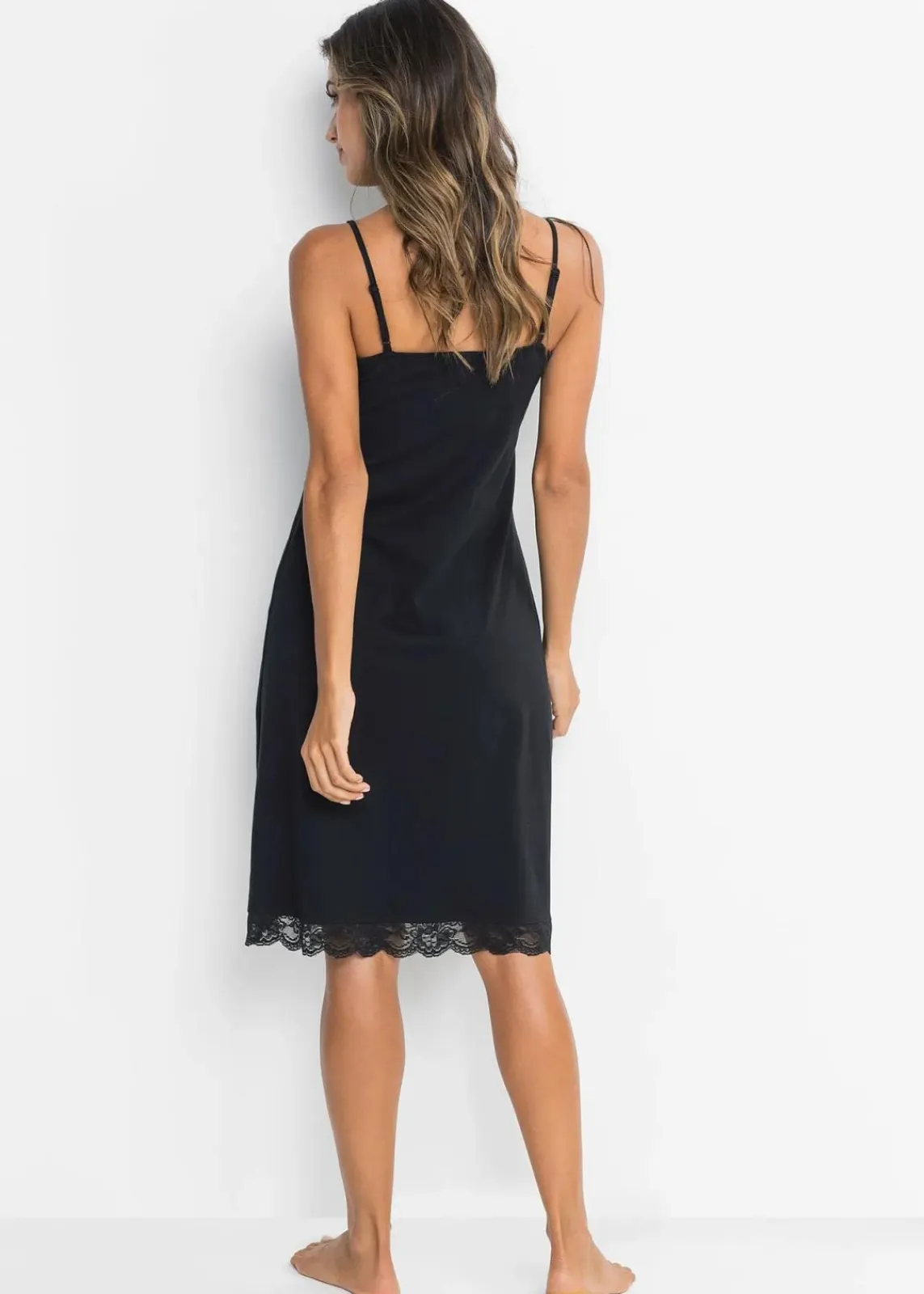 bonprix Wäsche·Basics|Wäsche·Nachtwäsche|Kurzes Nachthemd mit zarter Spitze schwarz