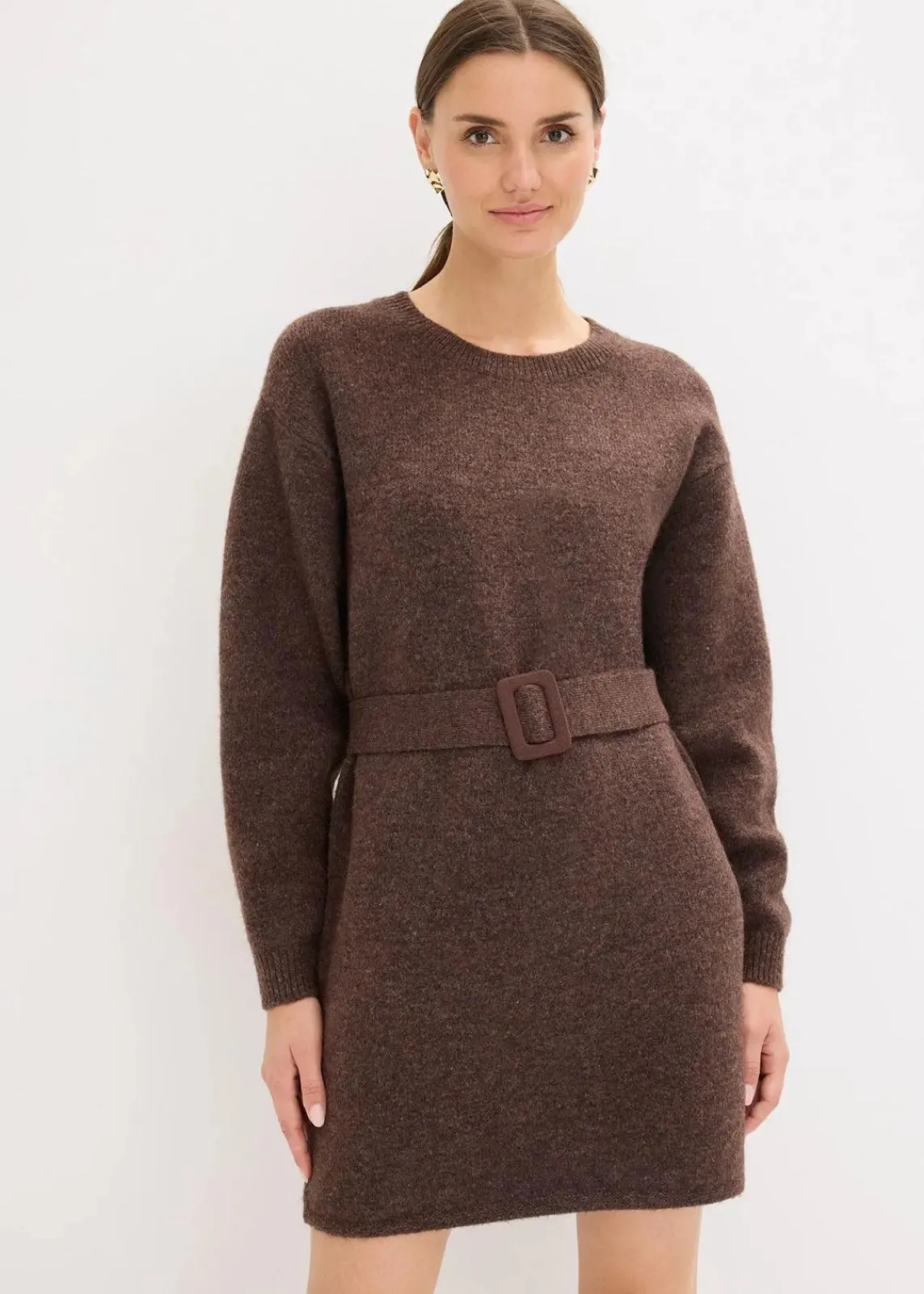 Kurzes Strickkleid mit softem Wollanteil und Gürtel|bonprix Best