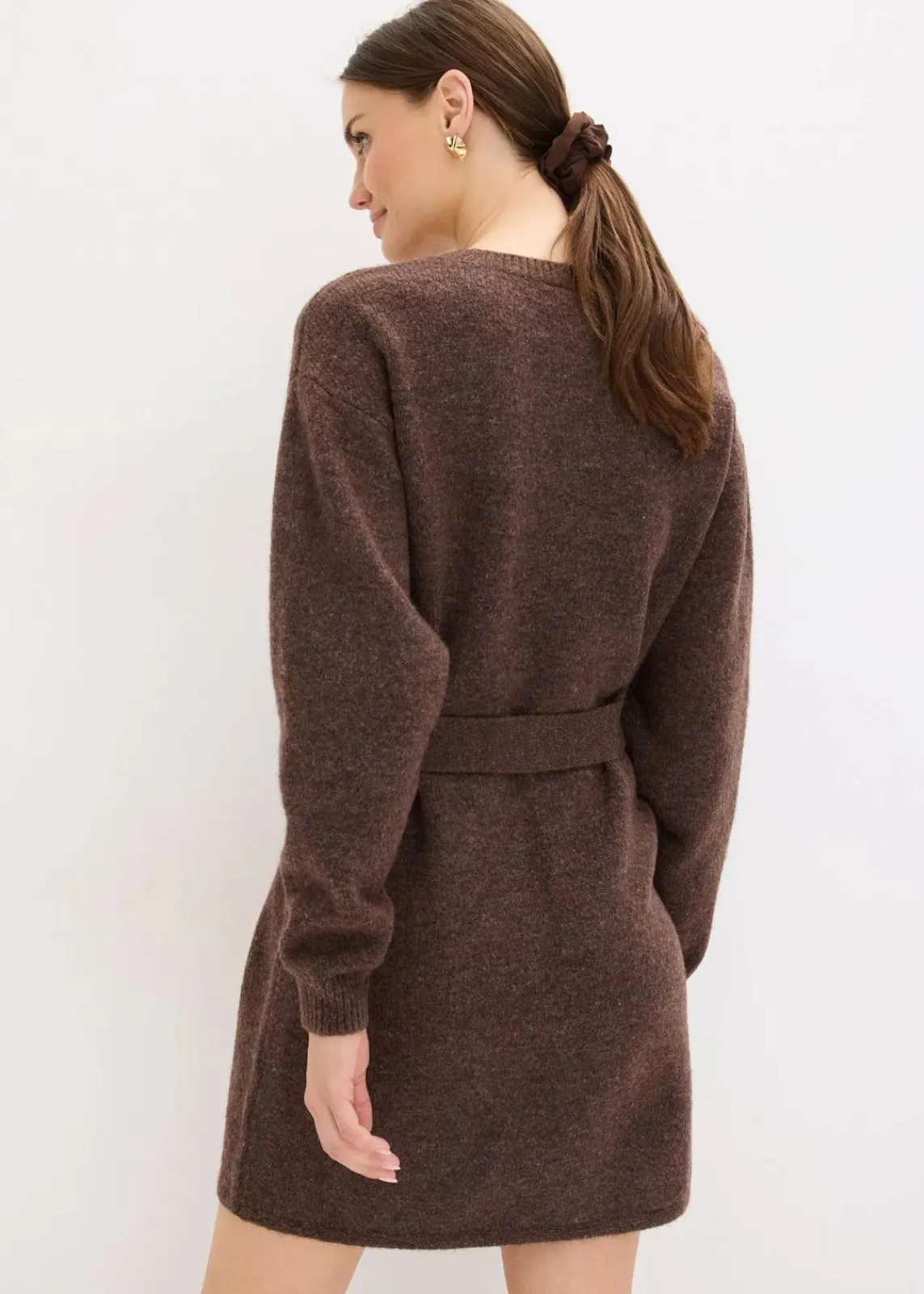 Kurzes Strickkleid mit softem Wollanteil und Gürtel|bonprix Best