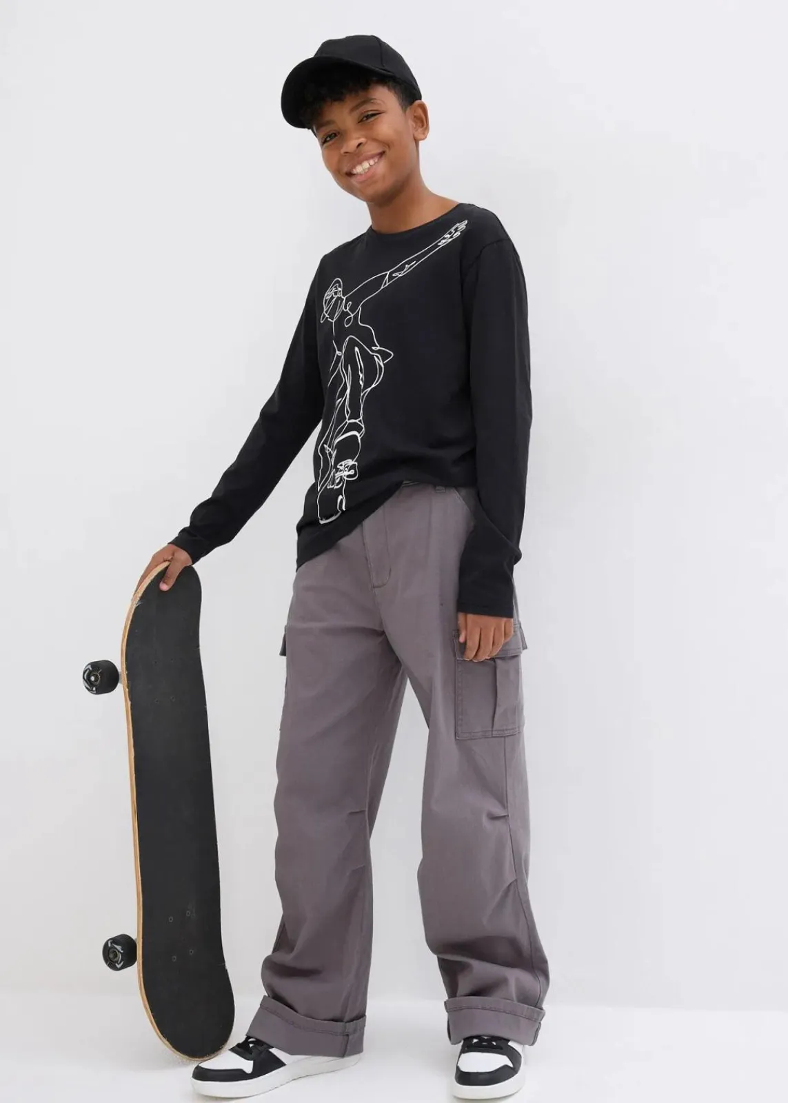 bonprix Jungen 9-16 Jahre·Shirts|Jungen 2-8 Jahre·Nachhaltigere Materialien|Langarmshirt aus reiner Bio-Baumwolle schwarz bedruckt