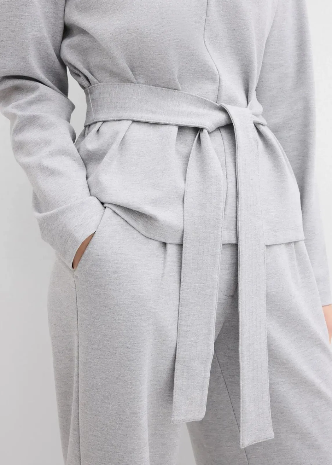 Langarmshirt mit breitem Bindeband aus Viskose-Mix|bonprix New